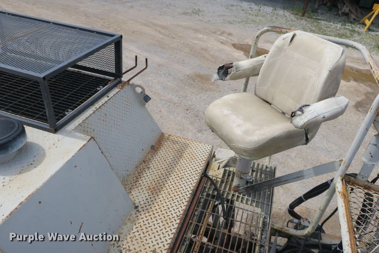 image for item EA9320 Cedarapids CR461-R paver