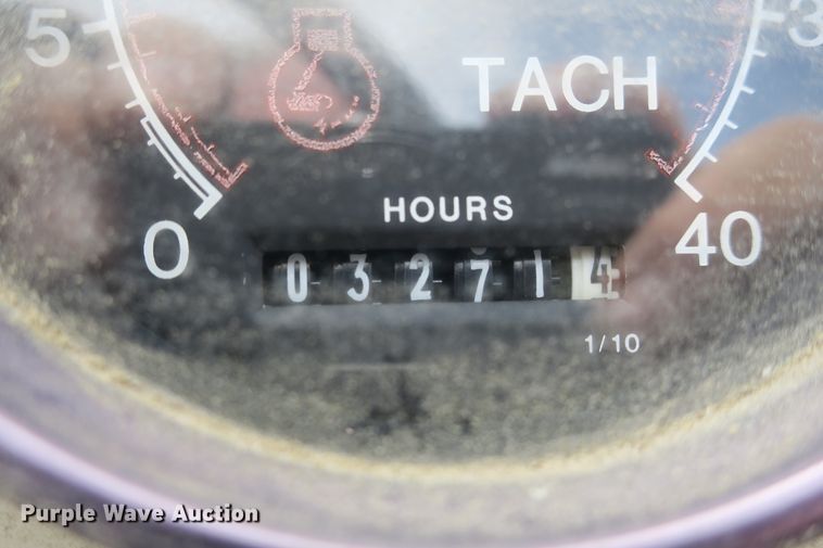 image for item EA9320 Cedarapids CR461-R paver