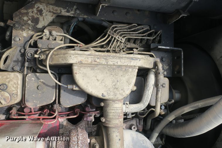 image for item EA9320 Cedarapids CR461-R paver