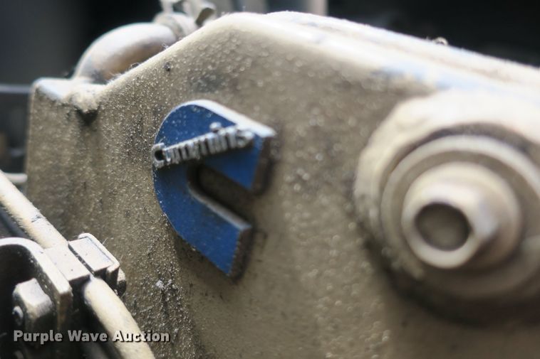 image for item EA9320 Cedarapids CR461-R paver