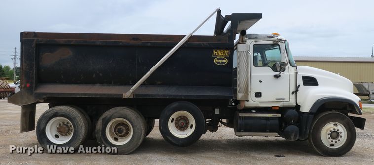image for item EA9321 2007 Mack CV713 dump truck
