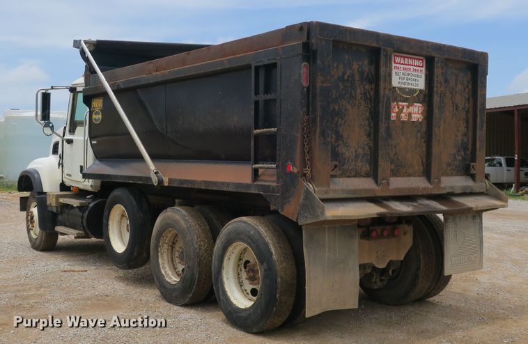 image for item EA9321 2007 Mack CV713 dump truck