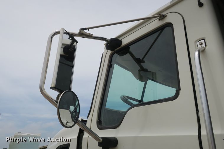 image for item EA9321 2007 Mack CV713 dump truck