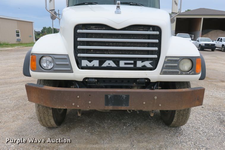 image for item EA9321 2007 Mack CV713 dump truck