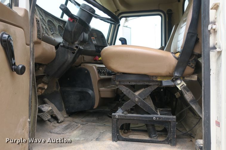 image for item EA9321 2007 Mack CV713 dump truck