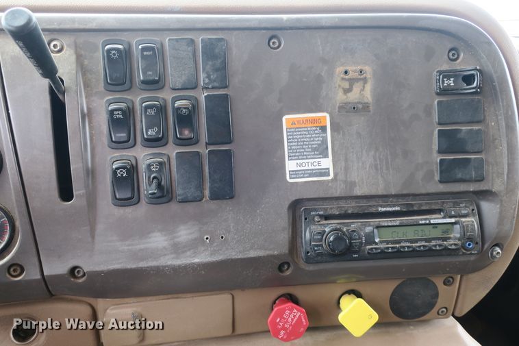 image for item EA9321 2007 Mack CV713 dump truck