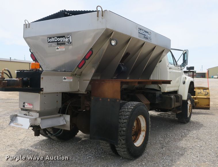 image for item EA9322 1998 Ford F800 spreader truck