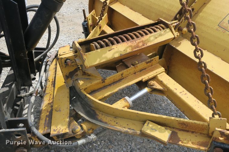 image for item EA9322 1998 Ford F800 spreader truck