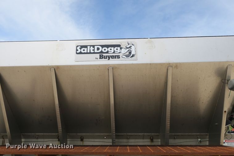 image for item EA9322 1998 Ford F800 spreader truck