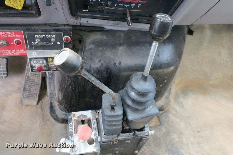 image for item EA9322 1998 Ford F800 spreader truck