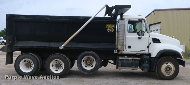 image for item EA9324 2007 Mack Granite CV713 dump truck
