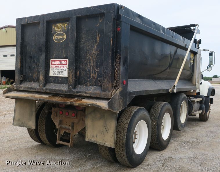 image for item EA9324 2007 Mack Granite CV713 dump truck