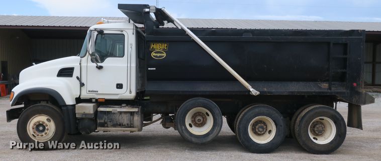 image for item EA9324 2007 Mack Granite CV713 dump truck
