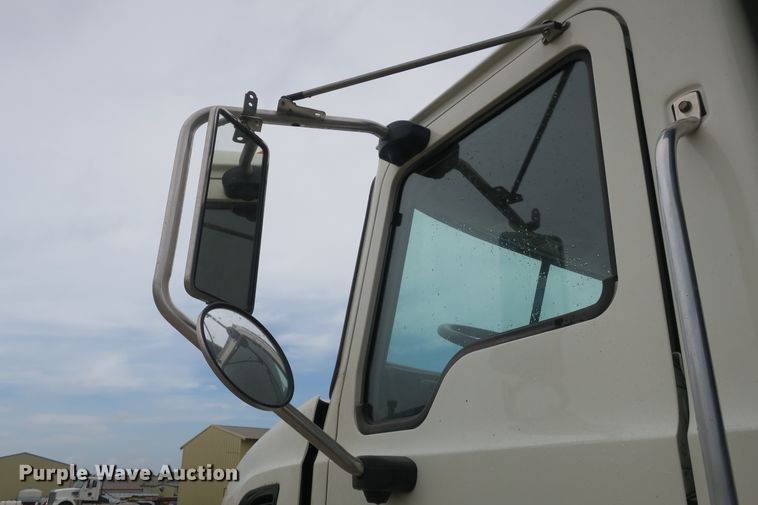 image for item EA9324 2007 Mack Granite CV713 dump truck