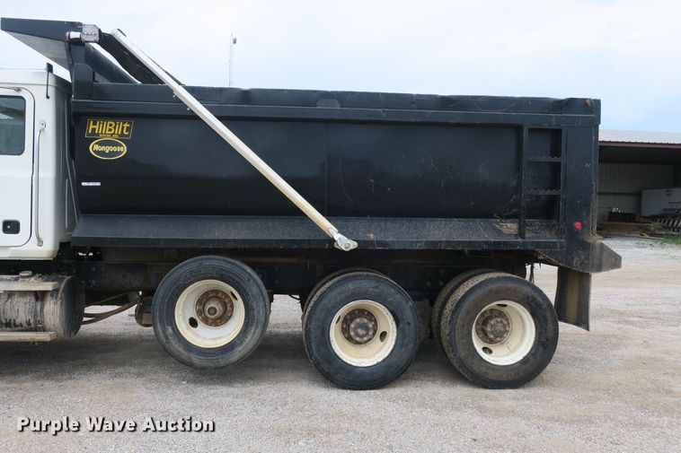 image for item EA9324 2007 Mack Granite CV713 dump truck