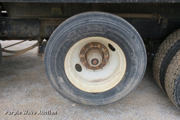 image for item EA9324 2007 Mack Granite CV713 dump truck