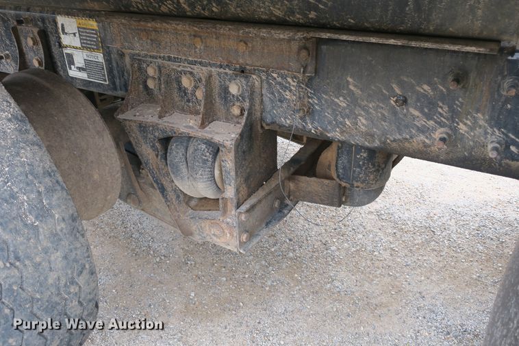image for item EA9324 2007 Mack Granite CV713 dump truck