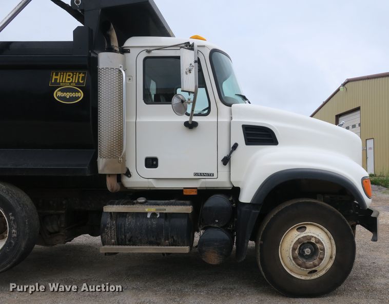 image for item EA9324 2007 Mack Granite CV713 dump truck