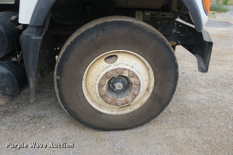 image for item EA9324 2007 Mack Granite CV713 dump truck