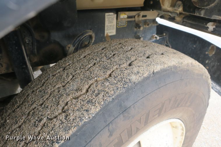 image for item EA9324 2007 Mack Granite CV713 dump truck