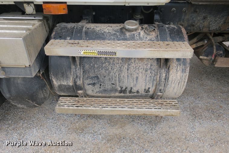 image for item EA9324 2007 Mack Granite CV713 dump truck