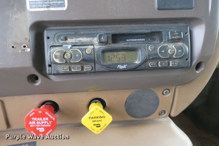 image for item EA9324 2007 Mack Granite CV713 dump truck