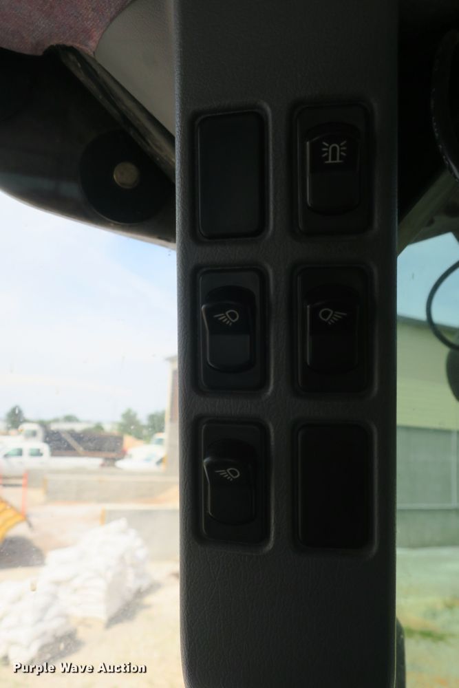 image for item EA9325 New Holland T6030 tractor