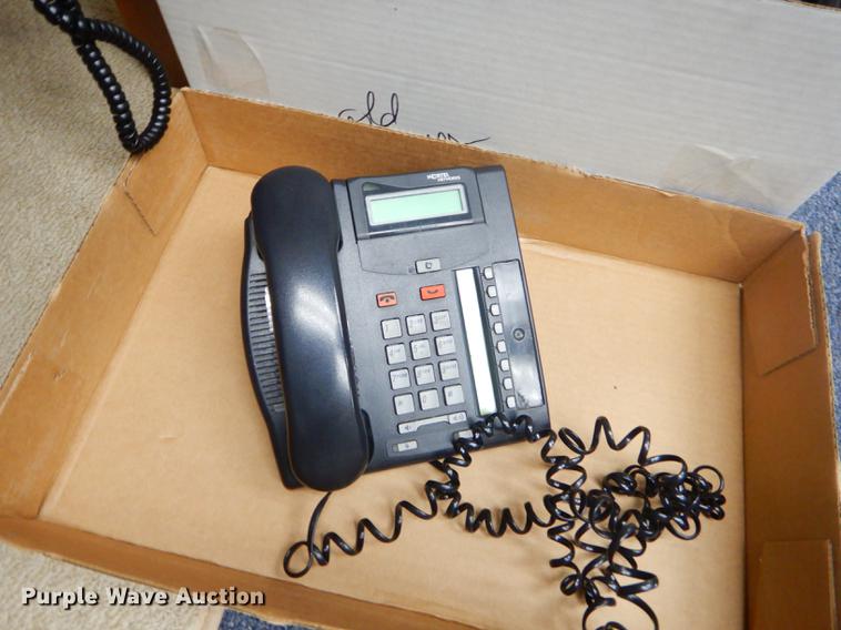 image for item ED9322 Approximately 13 phones