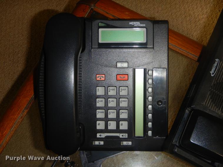 image for item ED9322 Approximately 13 phones