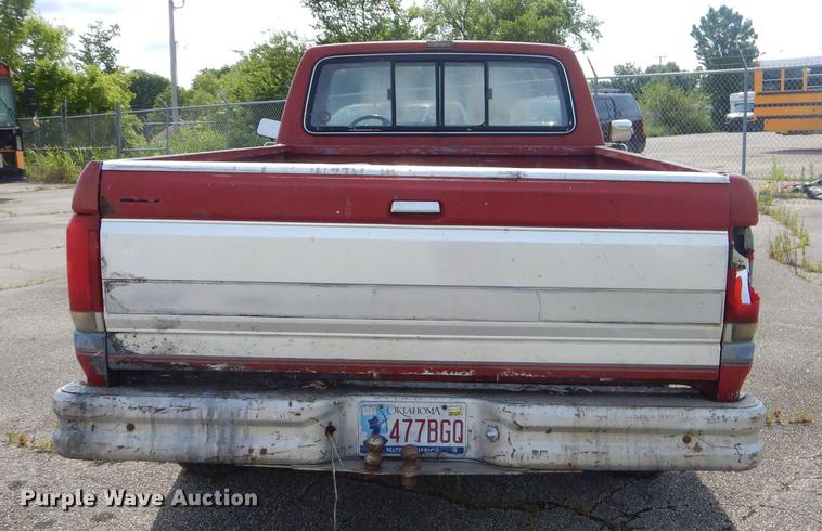 image for item ED9323 1990 Ford F150 pickup truck