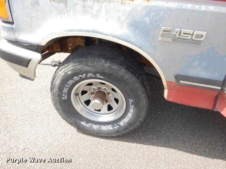 image for item ED9323 1990 Ford F150 pickup truck
