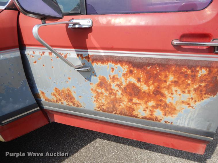 image for item ED9323 1990 Ford F150 pickup truck