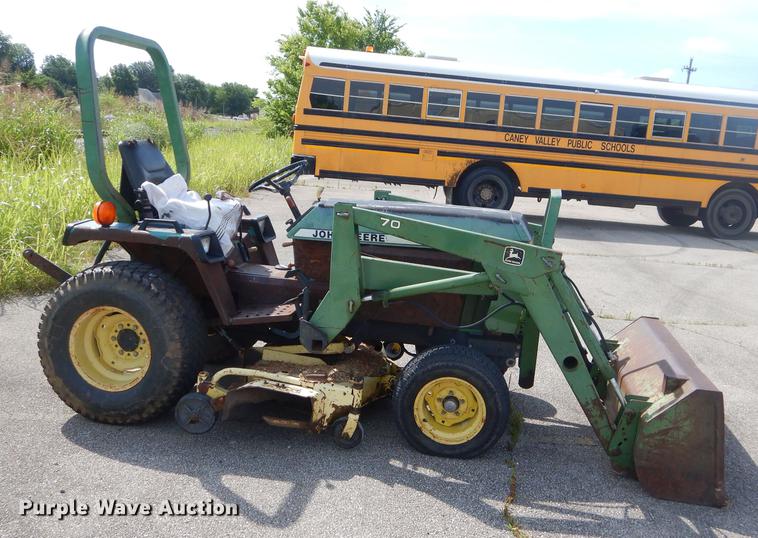 image for item ED9324 John Deere 855 tractor