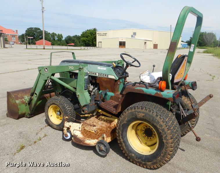 image for item ED9324 John Deere 855 tractor