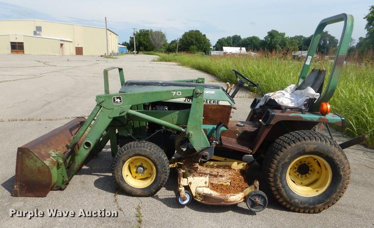 image for item ED9324 John Deere 855 tractor