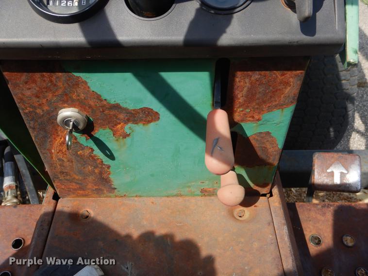 image for item ED9324 John Deere 855 tractor