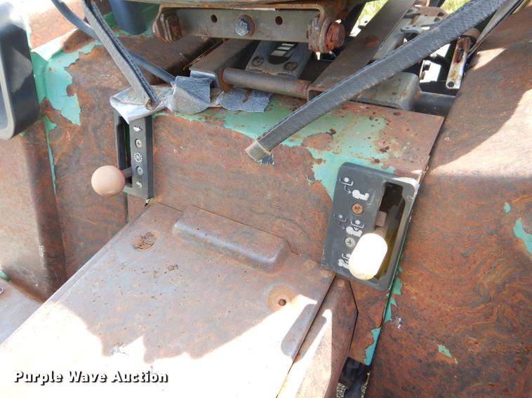 image for item ED9324 John Deere 855 tractor