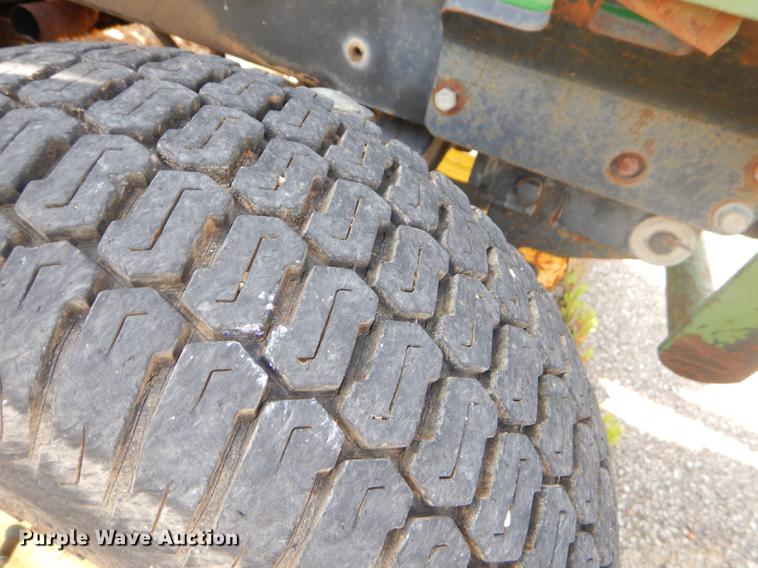 image for item ED9324 John Deere 855 tractor