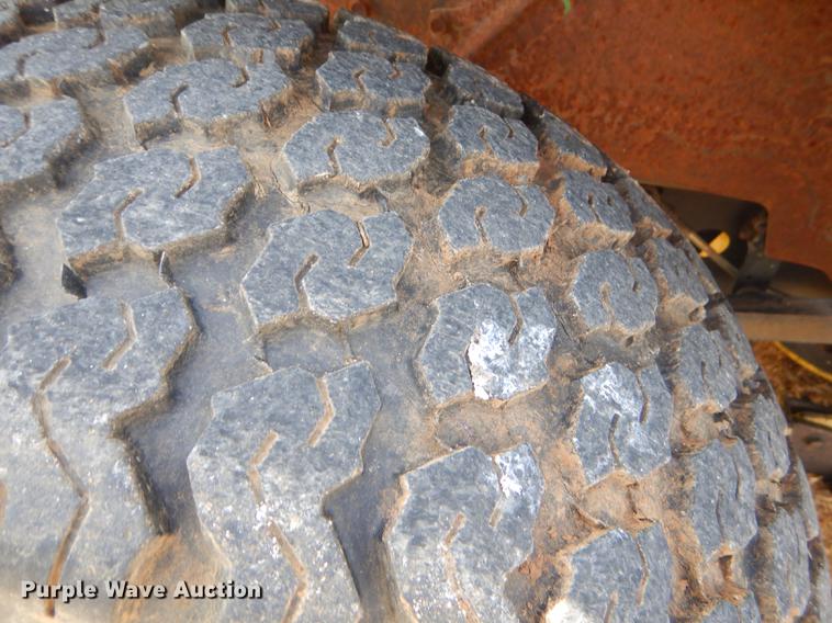 image for item ED9324 John Deere 855 tractor