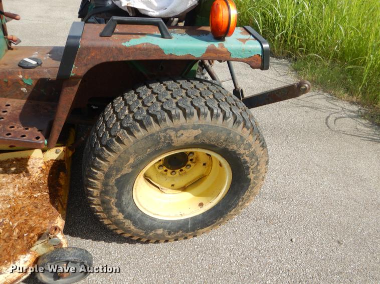 image for item ED9324 John Deere 855 tractor