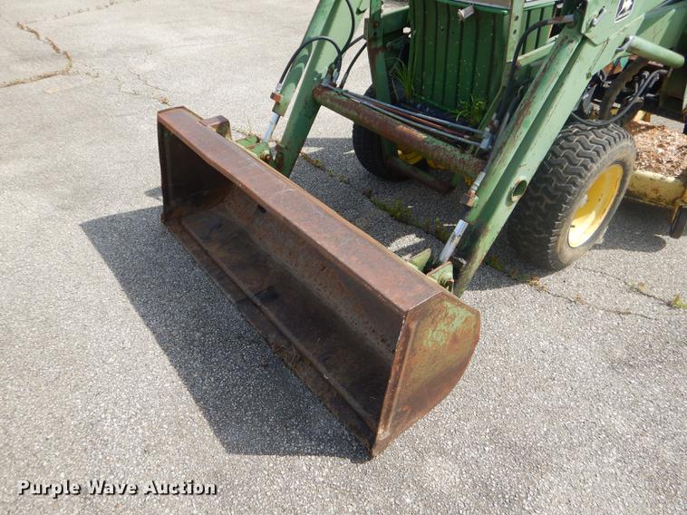 image for item ED9324 John Deere 855 tractor