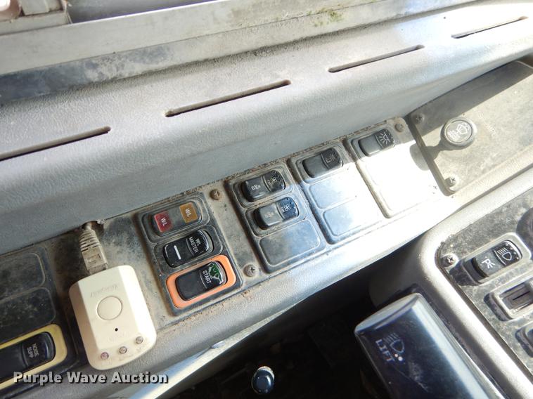 image for item ED9328 2005 Blue Bird All American school bus