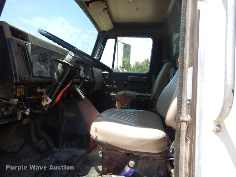 image for item ED9364 1991 International 4900 dump truck