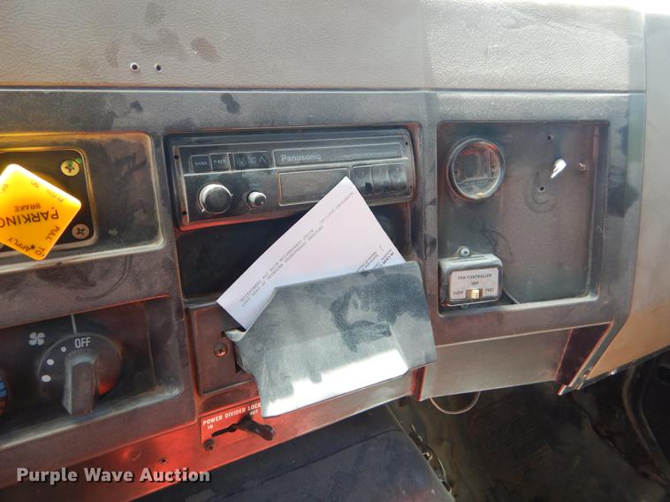 image for item ED9364 1991 International 4900 dump truck