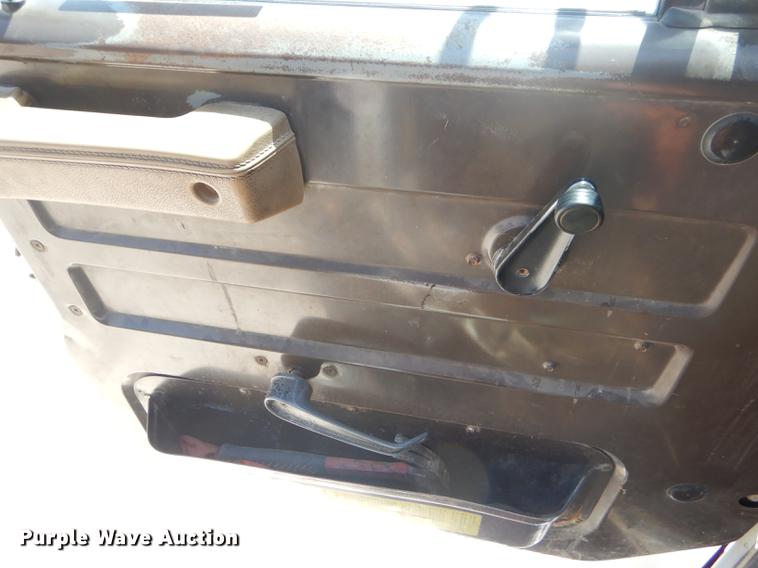 image for item ED9364 1991 International 4900 dump truck