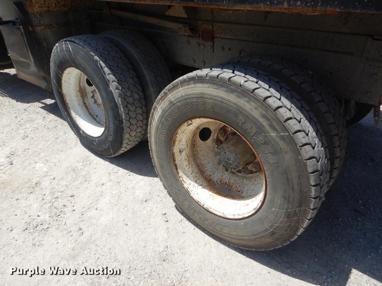 image for item ED9364 1991 International 4900 dump truck