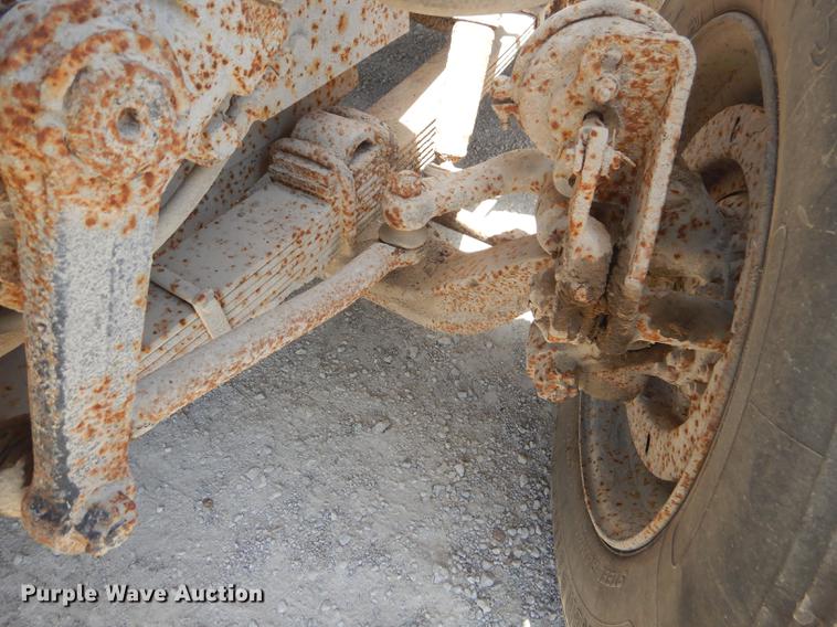 image for item ED9364 1991 International 4900 dump truck