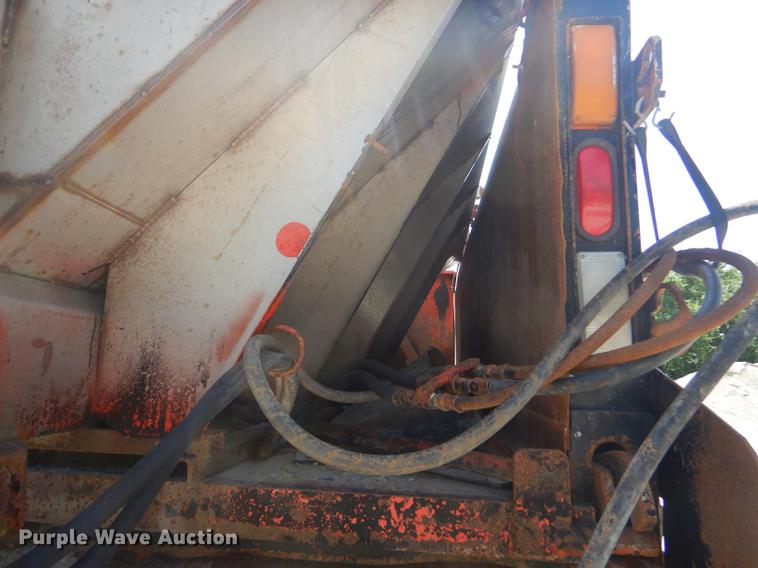 image for item ED9364 1991 International 4900 dump truck