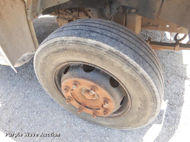 image for item ED9365 1990 Ford F600 dump flatbed truck