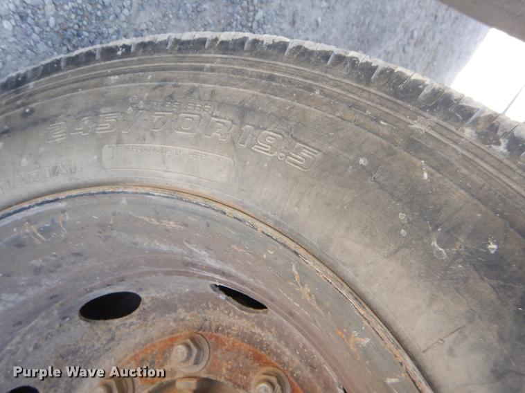 image for item ED9365 1990 Ford F600 dump flatbed truck